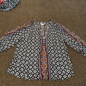 CROWN & IVY 3/4 SLEEVE BLOUSE